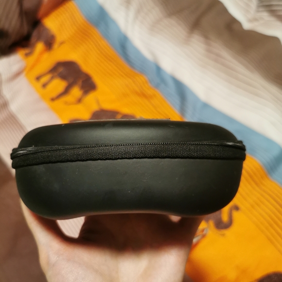 glasses case - Picture 2 of 7